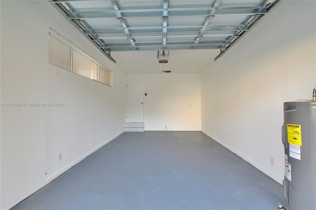 出租: $3,400 (4 贝兹, 2 浴室, 2020 平方英尺)