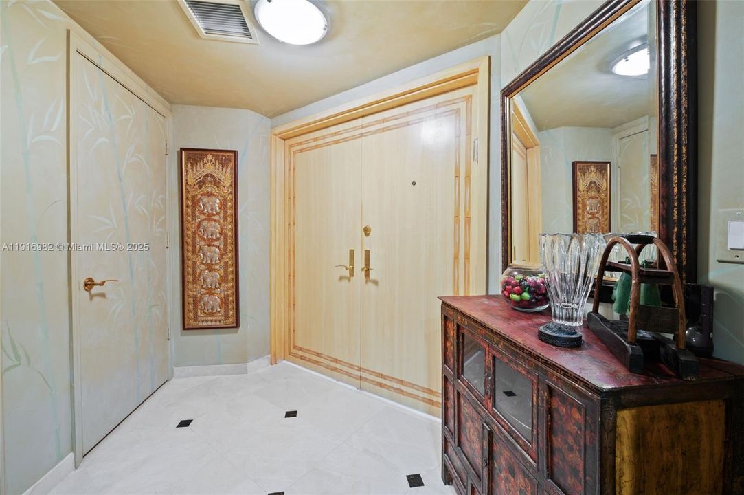 For Rent: $12,990 (3 beds, 3 baths, 2790 Square Feet)