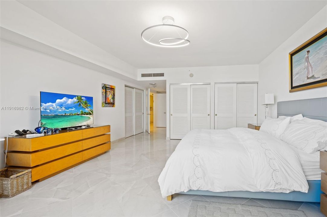 For Rent: $12,990 (3 beds, 3 baths, 2790 Square Feet)