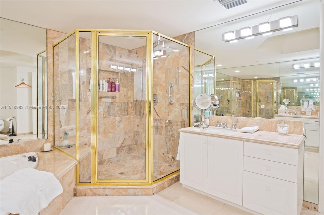 For Rent: $12,990 (3 beds, 3 baths, 2790 Square Feet)