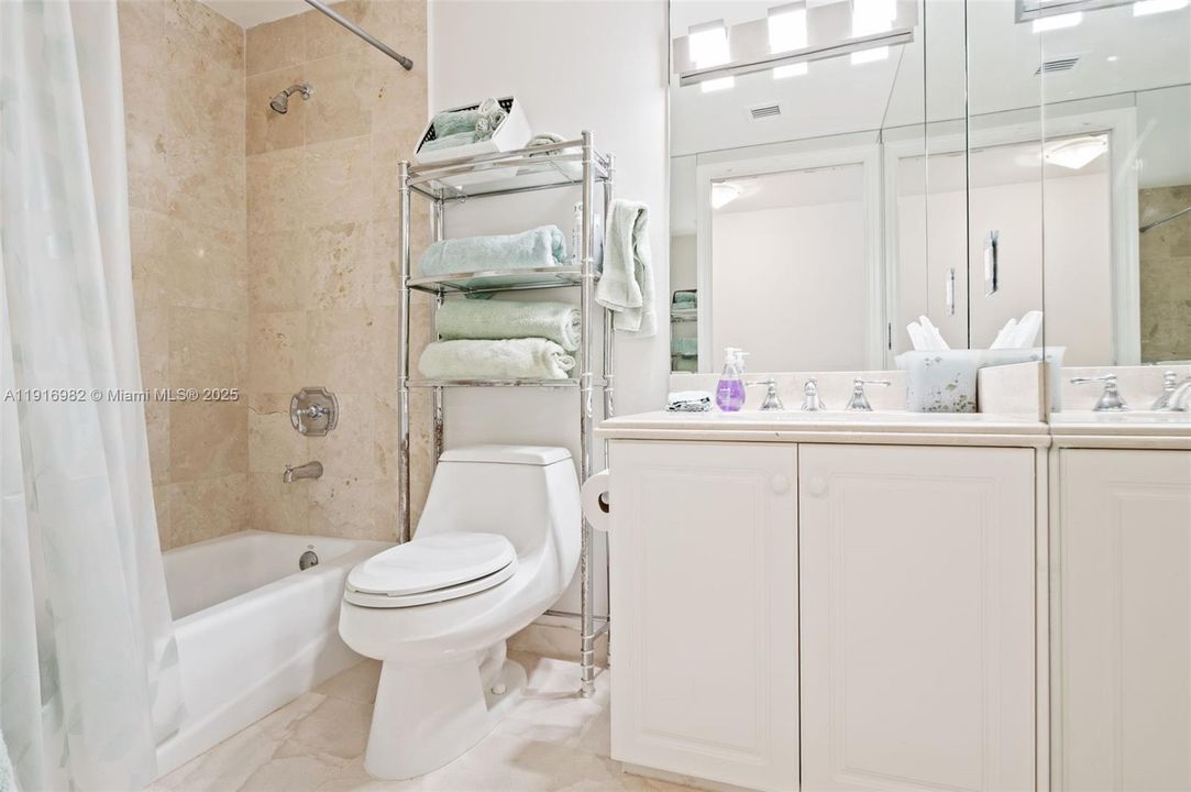 For Rent: $12,990 (3 beds, 3 baths, 2790 Square Feet)