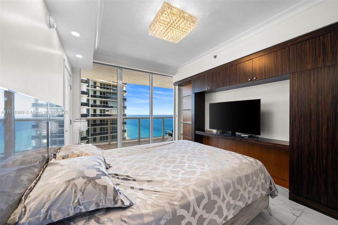 待售: $1,250,000 (2 贝兹, 2 浴室, 1458 平方英尺)