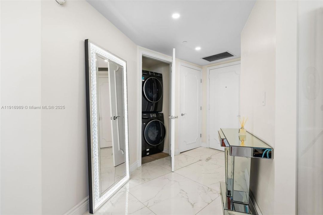 待售: $1,250,000 (2 贝兹, 2 浴室, 1458 平方英尺)