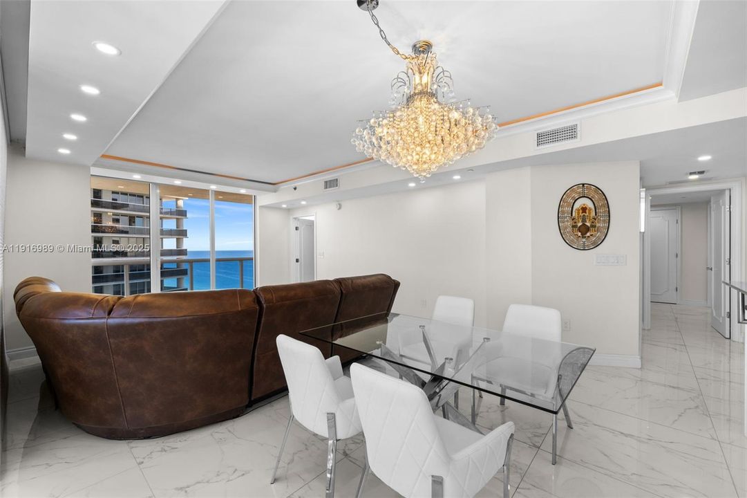 待售: $1,250,000 (2 贝兹, 2 浴室, 1458 平方英尺)