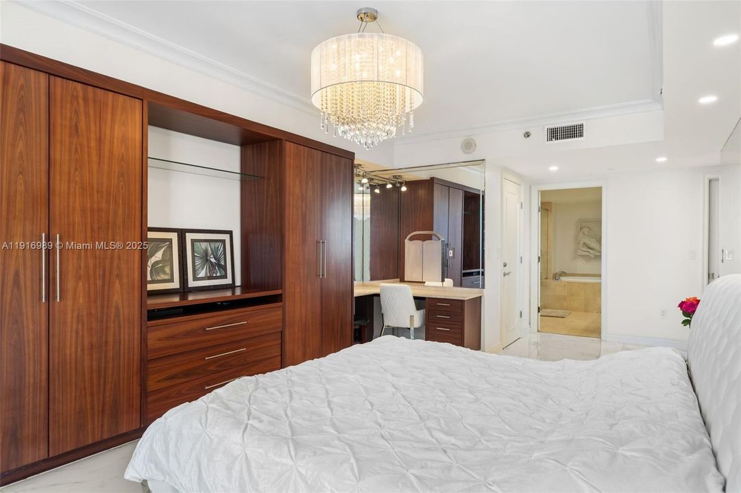 待售: $1,250,000 (2 贝兹, 2 浴室, 1458 平方英尺)