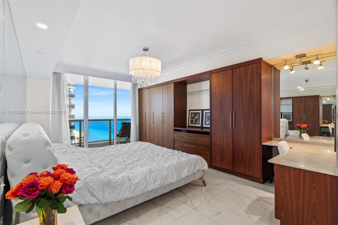 待售: $1,250,000 (2 贝兹, 2 浴室, 1458 平方英尺)