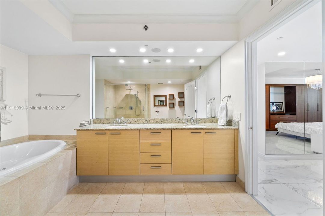 待售: $1,250,000 (2 贝兹, 2 浴室, 1458 平方英尺)