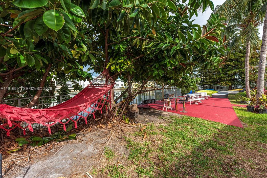 En Venta: $300,000 (3 camas, 2 baños, 1110 Pies cuadrados)