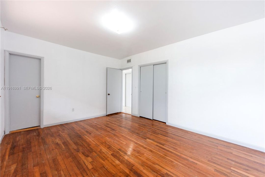 En Venta: $300,000 (3 camas, 2 baños, 1110 Pies cuadrados)