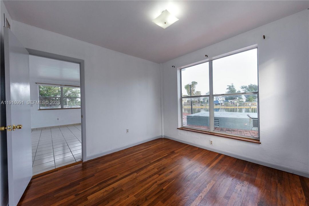 En Venta: $300,000 (3 camas, 2 baños, 1110 Pies cuadrados)