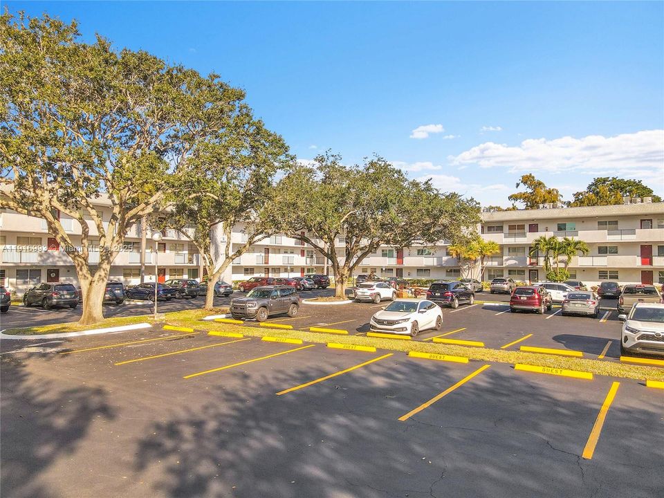 待售: $138,900 (1 贝兹, 1 浴室, 800 平方英尺)