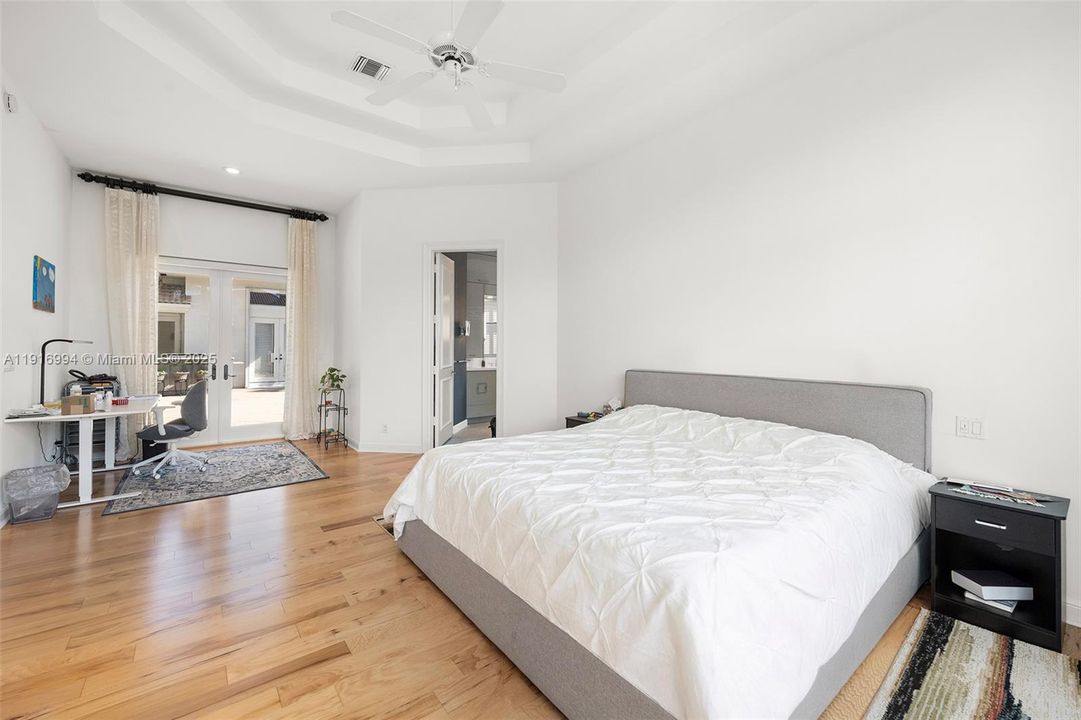 For Sale: $5,999,995 (8 beds, 8 baths, 3432 Square Feet)