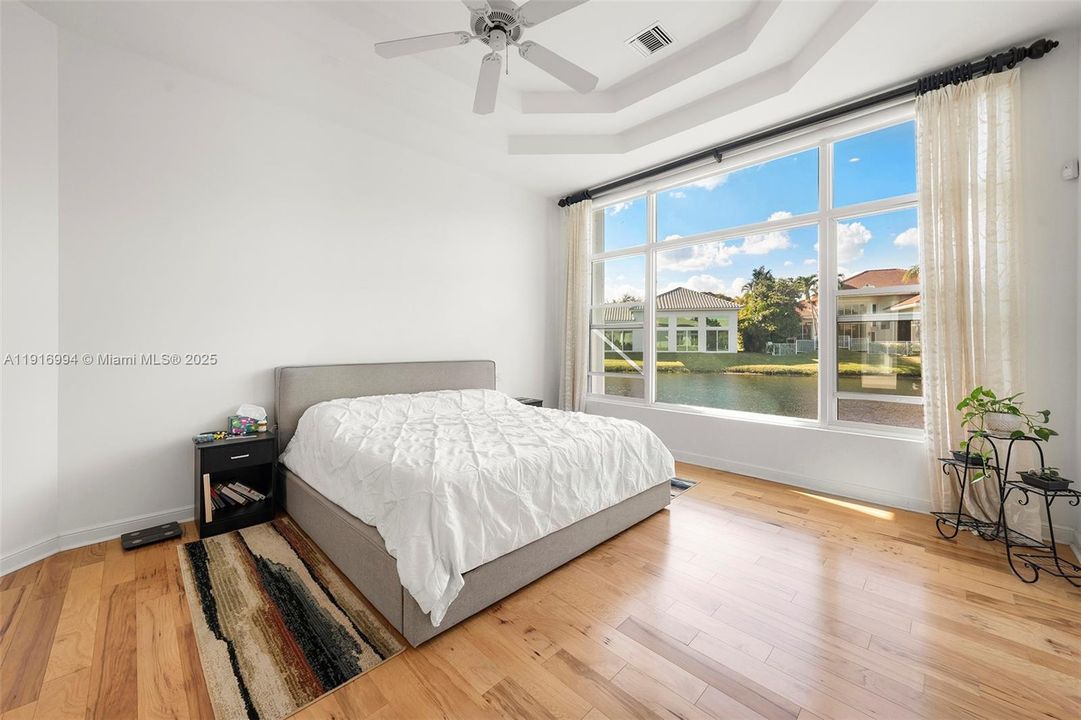 For Sale: $5,999,995 (8 beds, 8 baths, 3432 Square Feet)