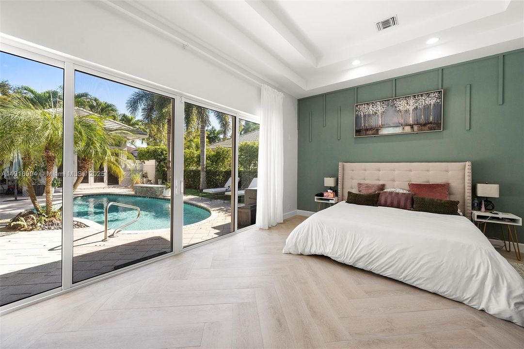 For Sale: $5,999,995 (8 beds, 8 baths, 3432 Square Feet)