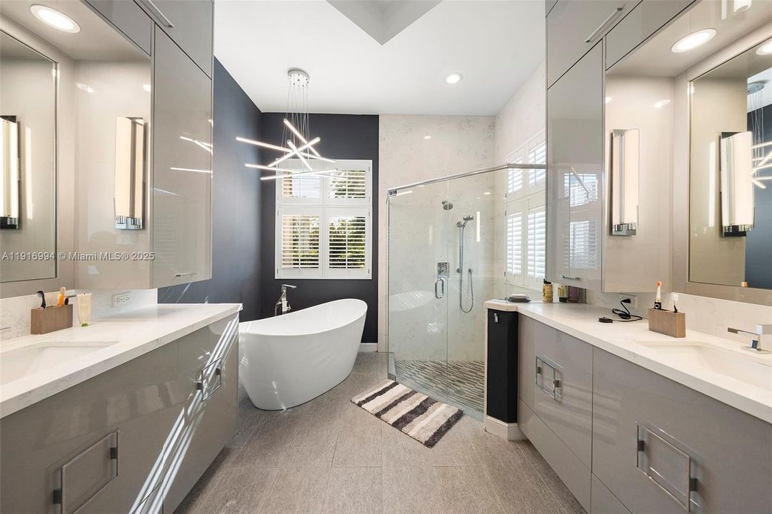 For Sale: $5,999,995 (8 beds, 8 baths, 3432 Square Feet)