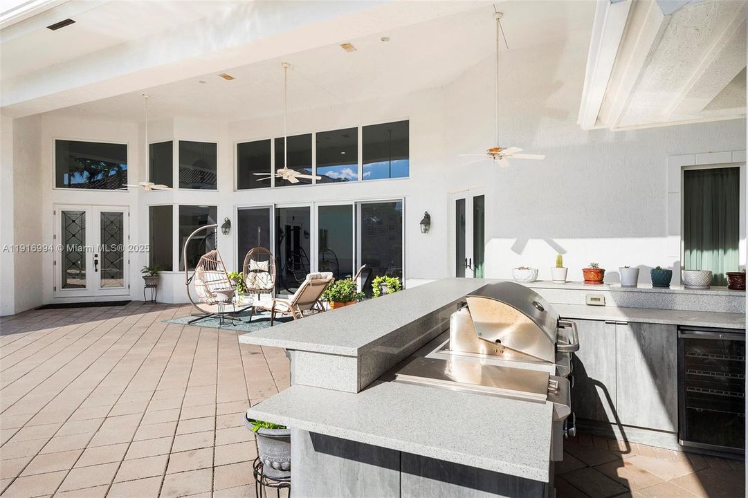 For Sale: $5,999,995 (8 beds, 8 baths, 3432 Square Feet)