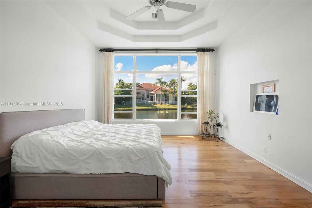 For Sale: $5,999,995 (8 beds, 8 baths, 3432 Square Feet)