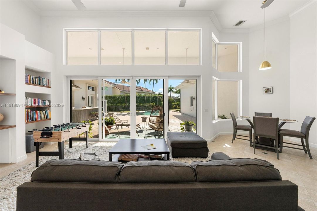 For Sale: $5,999,995 (8 beds, 8 baths, 3432 Square Feet)