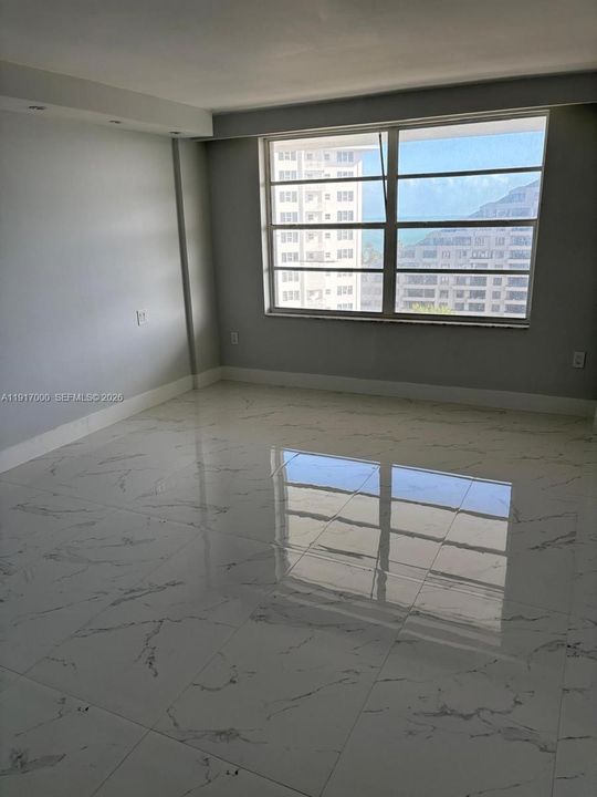 出租: $6,000 (2 贝兹, 2 浴室, 1260 平方英尺)