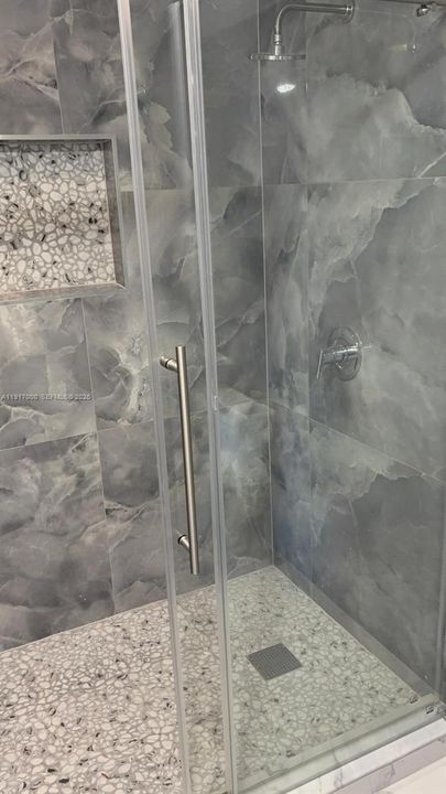 出租: $6,000 (2 贝兹, 2 浴室, 1260 平方英尺)