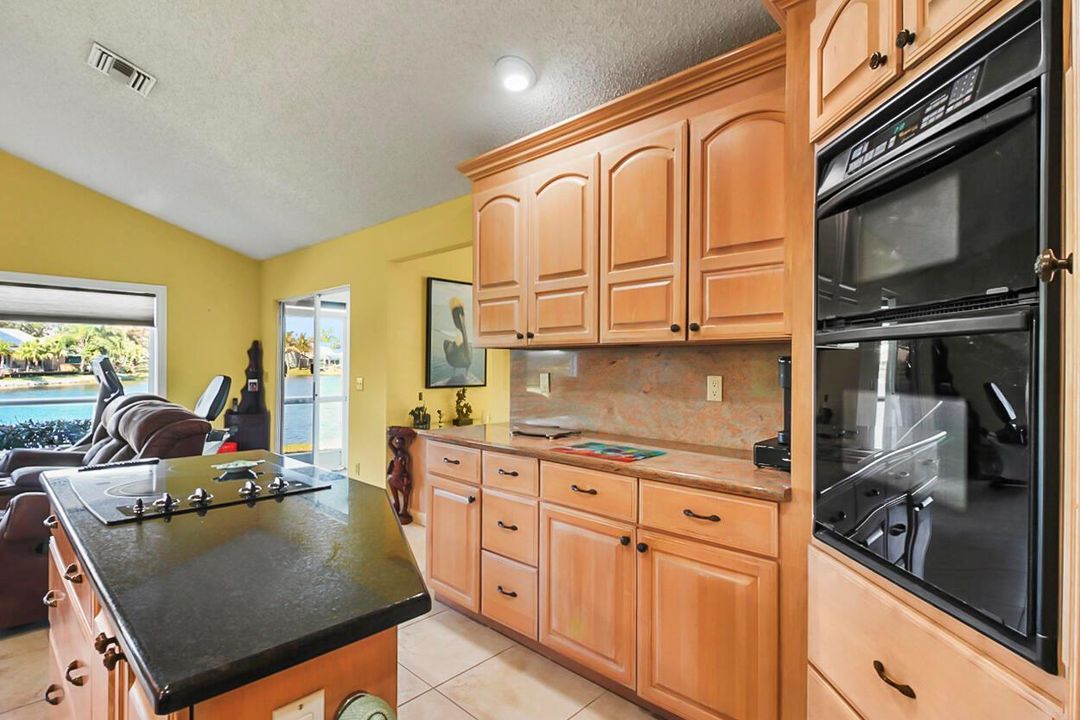 Leth Kitchen 4