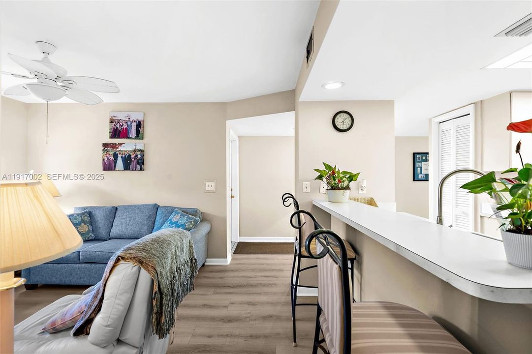 待售: $269,000 (2 贝兹, 2 浴室, 1504 平方英尺)