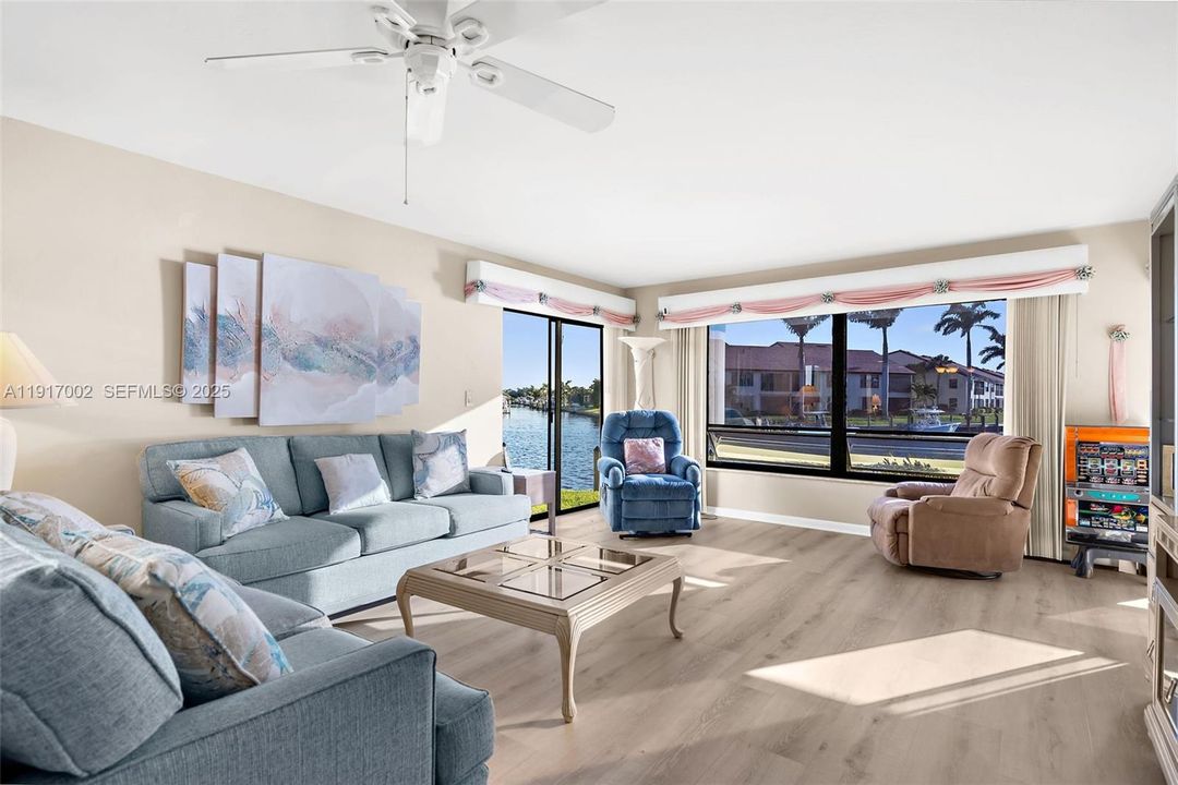 待售: $269,000 (2 贝兹, 2 浴室, 1504 平方英尺)