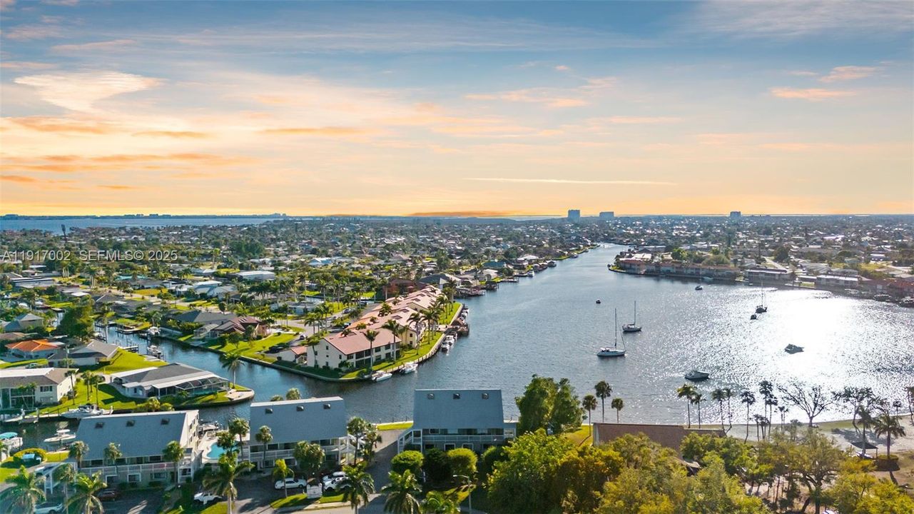 待售: $269,000 (2 贝兹, 2 浴室, 1504 平方英尺)