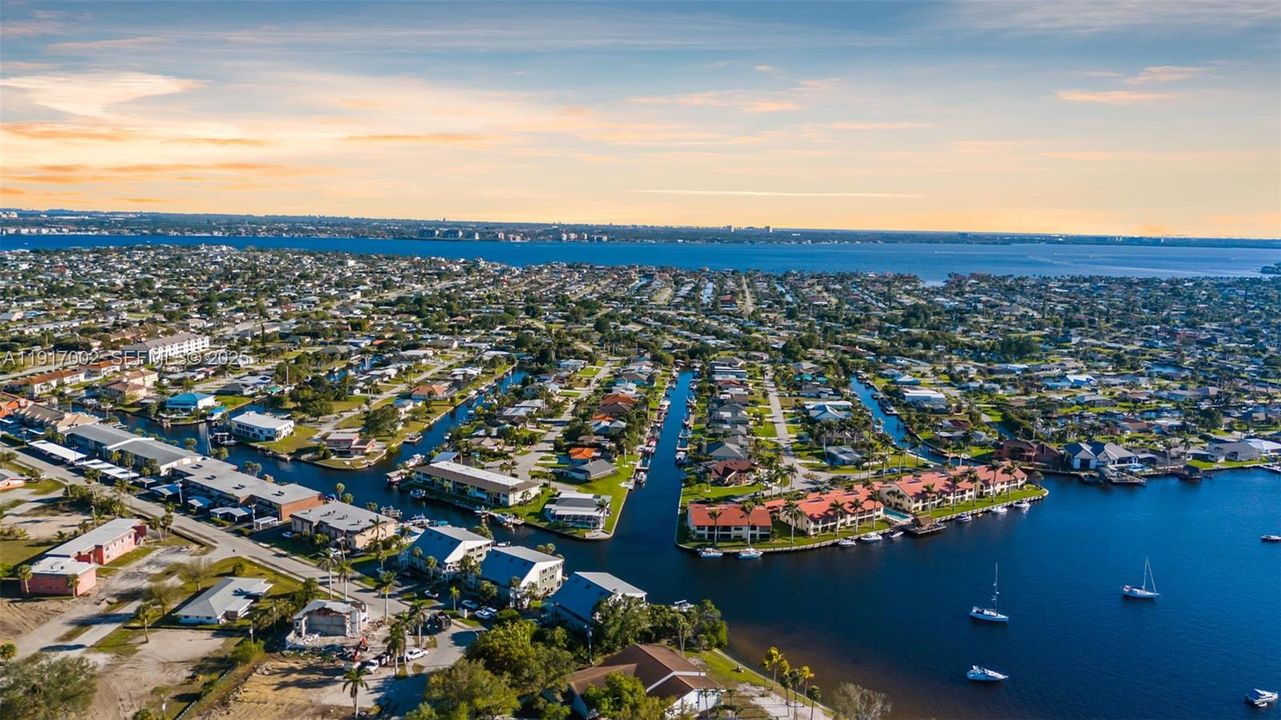 待售: $269,000 (2 贝兹, 2 浴室, 1504 平方英尺)