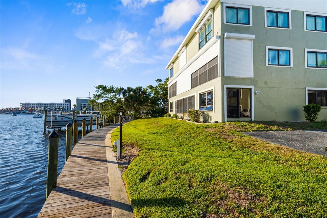 待售: $269,000 (2 贝兹, 2 浴室, 1504 平方英尺)