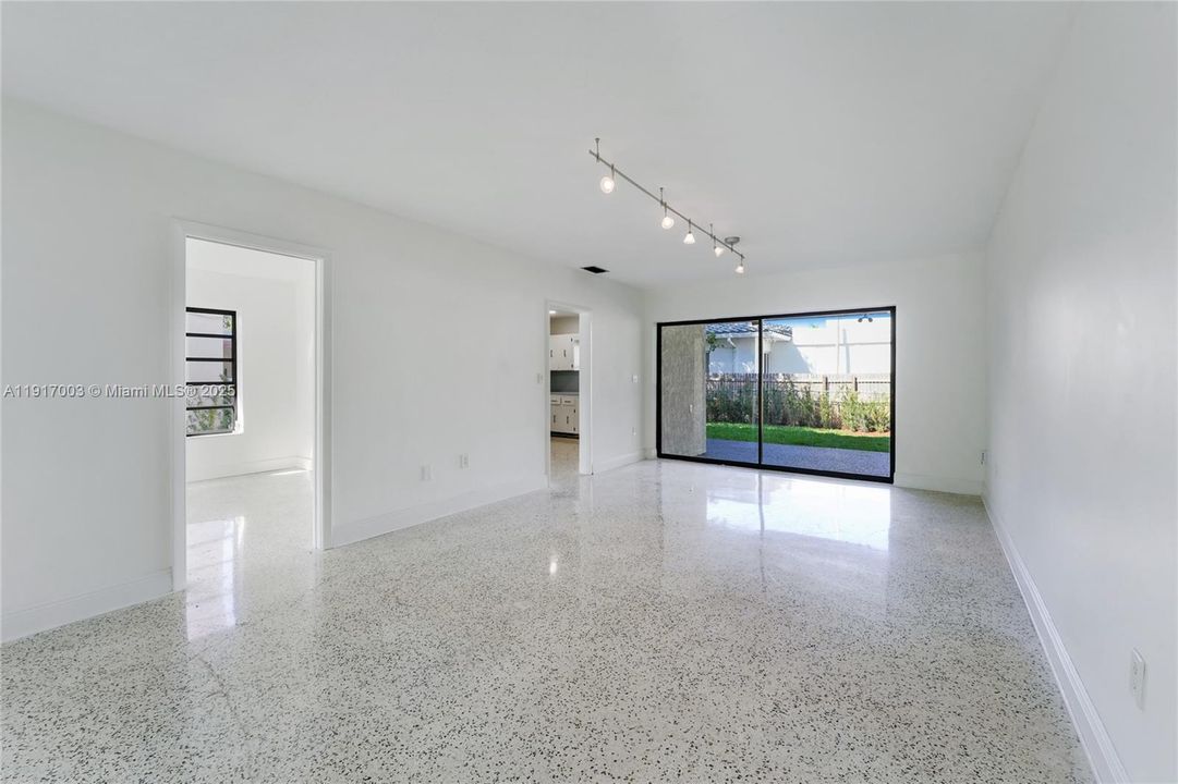 待售: $1,790,000 (3 贝兹, 2 浴室, 1953 平方英尺)