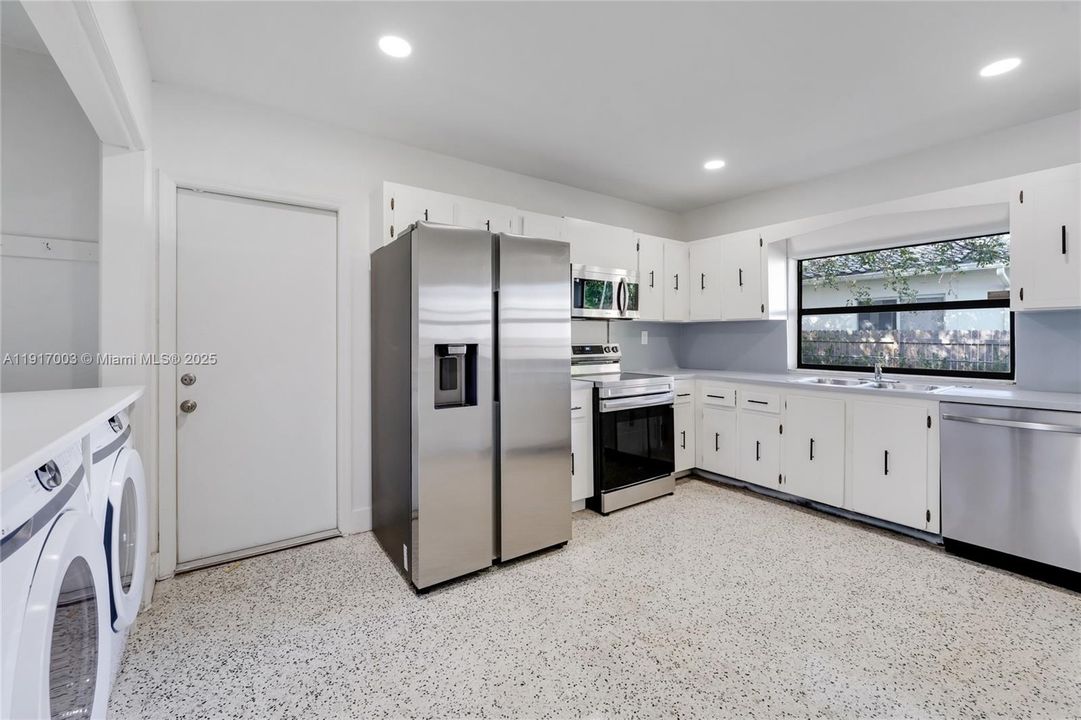 待售: $1,790,000 (3 贝兹, 2 浴室, 1953 平方英尺)