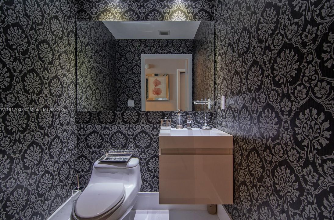 For Rent: $6,500 (3 beds, 3 baths, 1900 Square Feet)