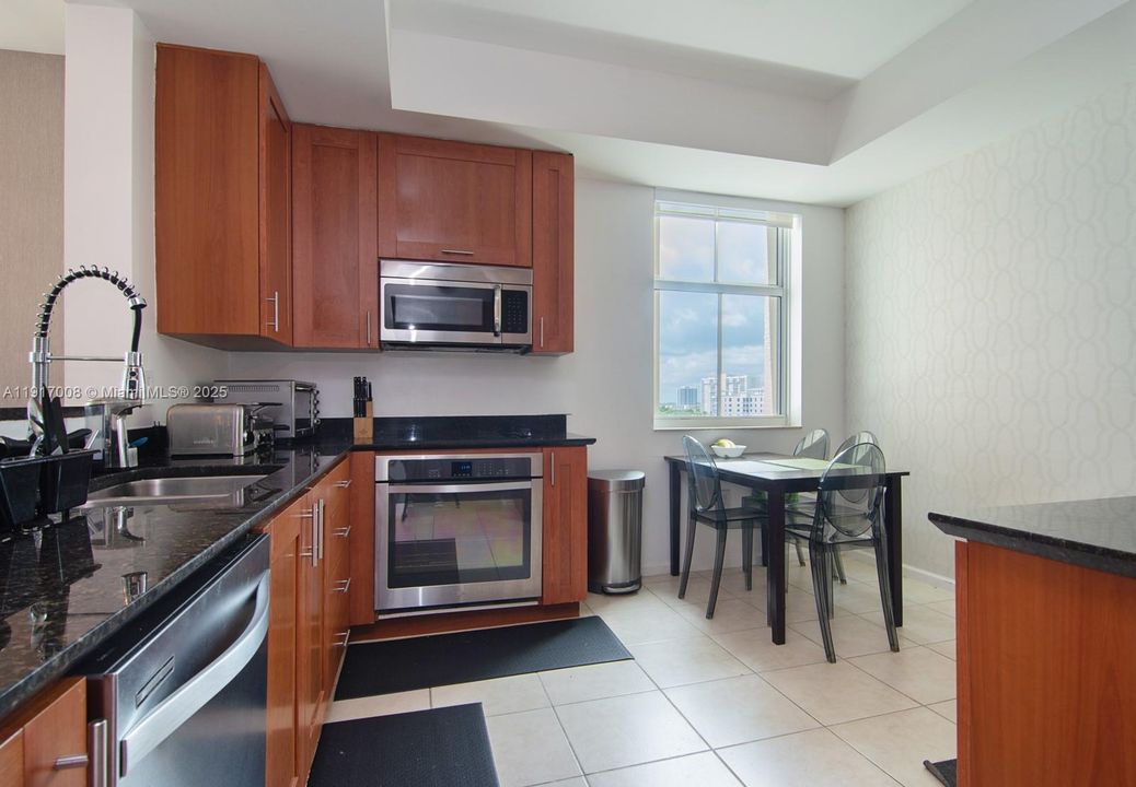 For Rent: $6,500 (3 beds, 3 baths, 1900 Square Feet)