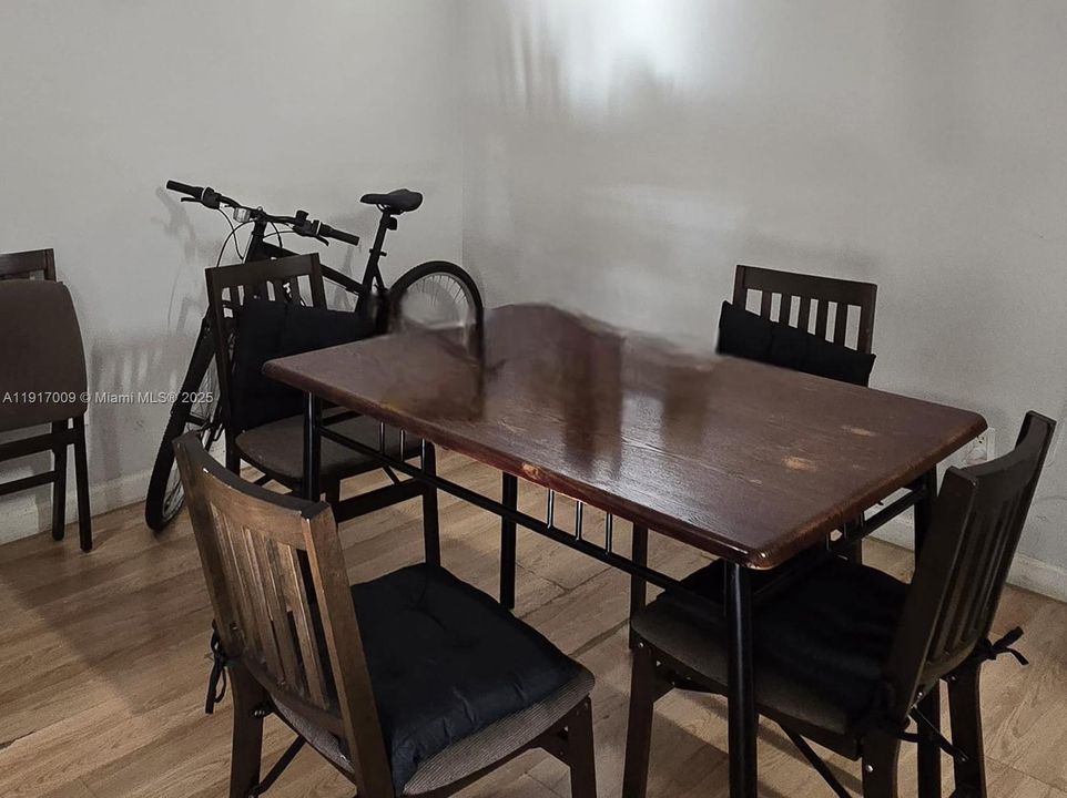 For Rent: $2,200 (2 beds, 2 baths, 1075 Square Feet)