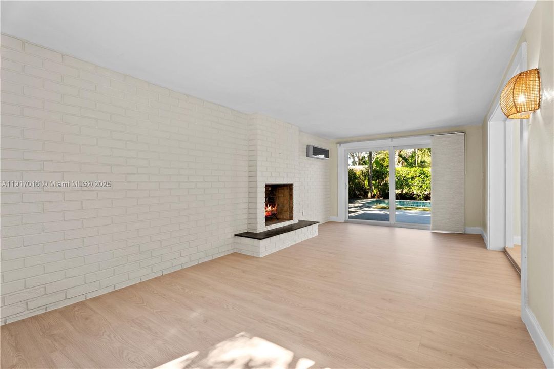 For Rent: $5,200 (3 beds, 1 baths, 1337 Square Feet)