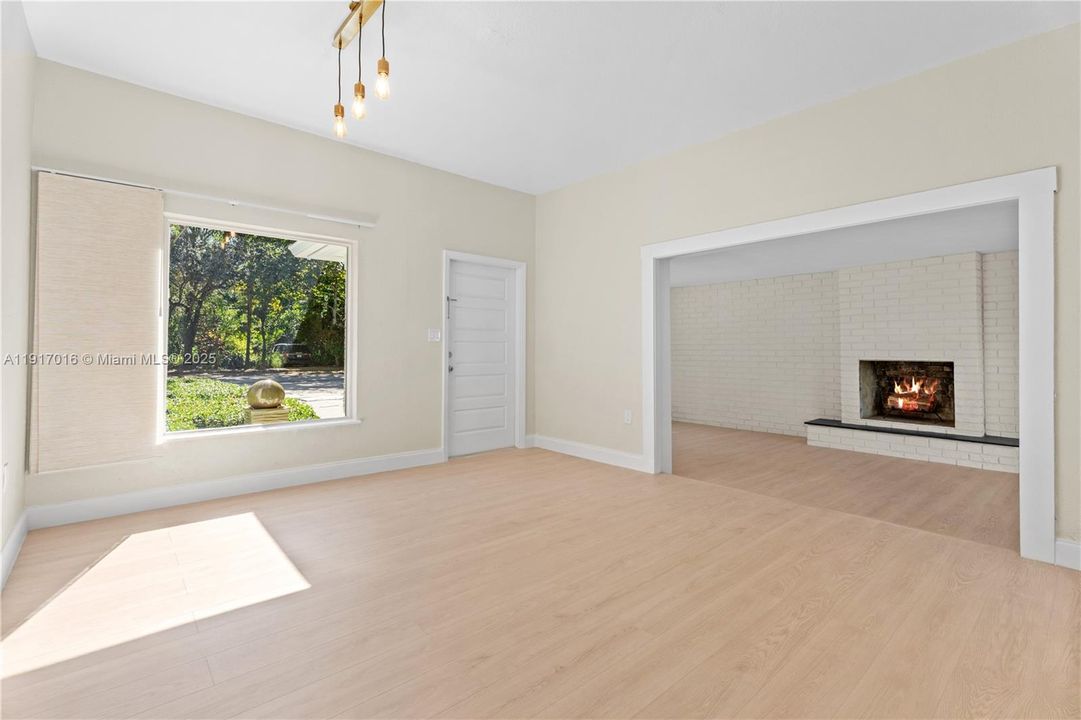 For Rent: $5,200 (3 beds, 1 baths, 1337 Square Feet)