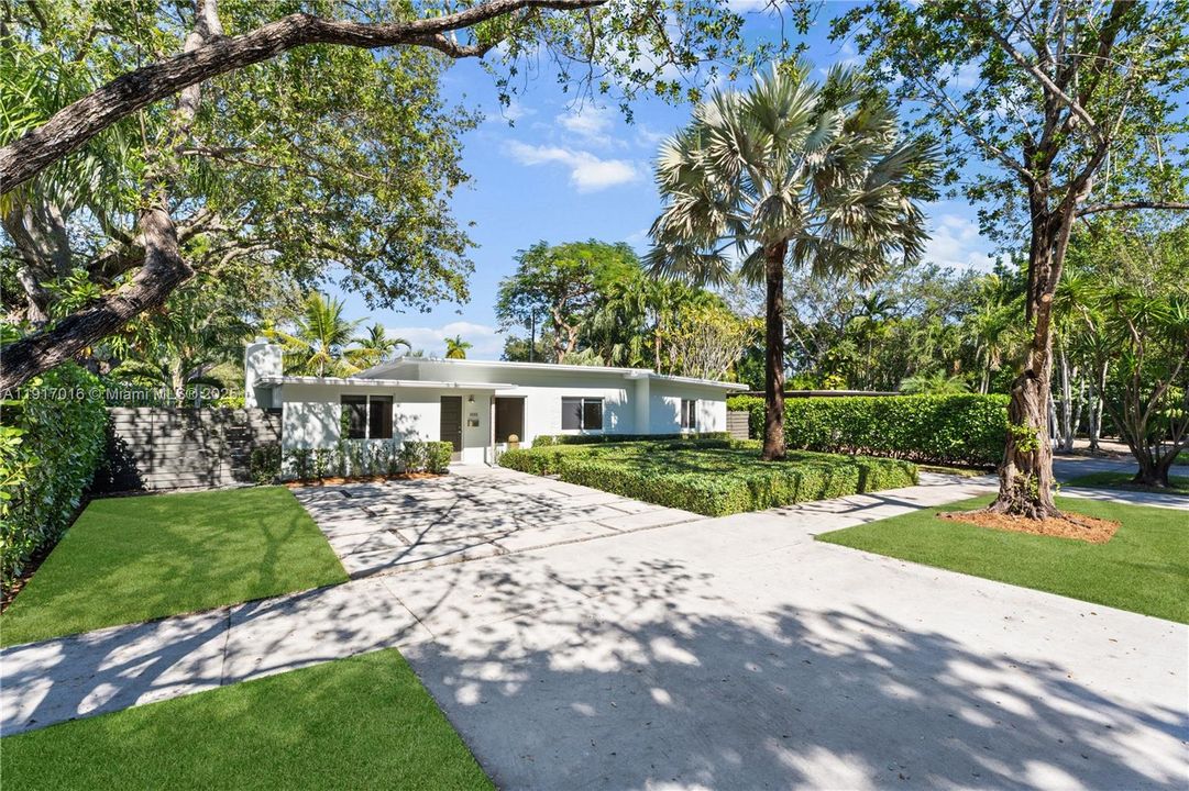 For Rent: $5,200 (3 beds, 1 baths, 1337 Square Feet)