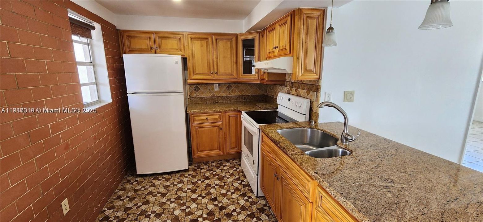 For Rent: $2,100 (2 beds, 2 baths, 1117 Square Feet)