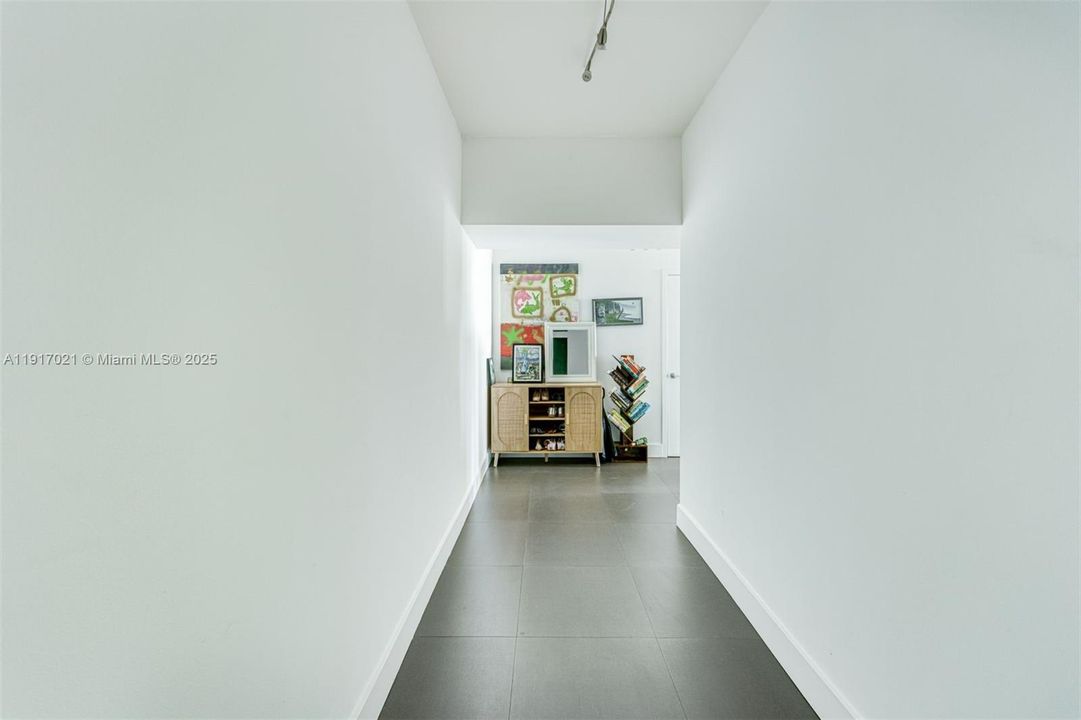 В аренду: $4,700 (2 спален, 2 ванн, 1208 Квадратных фут)