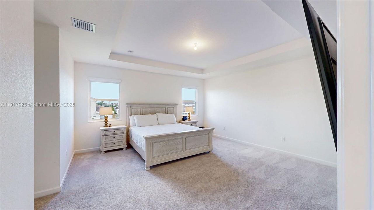 En Venta: $699,900 (4 camas, 2 baños, 2640 Pies cuadrados)