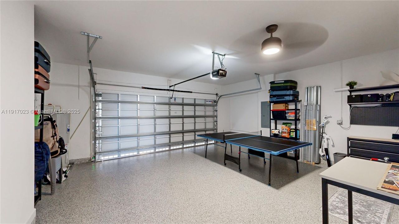 En Venta: $699,900 (4 camas, 2 baños, 2640 Pies cuadrados)