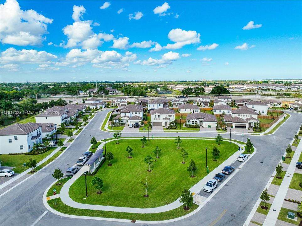 En Venta: $699,900 (4 camas, 2 baños, 2640 Pies cuadrados)