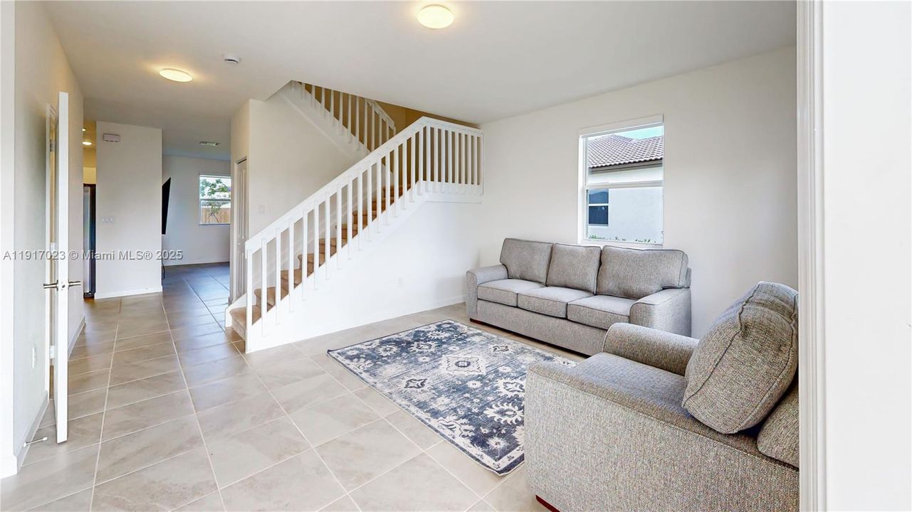 En Venta: $699,900 (4 camas, 2 baños, 2640 Pies cuadrados)