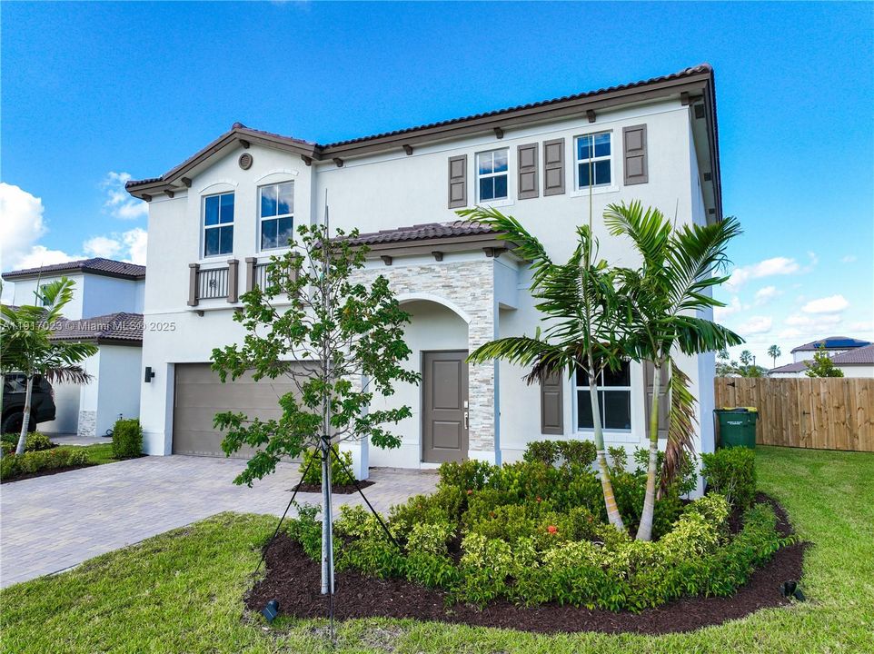 En Venta: $699,900 (4 camas, 2 baños, 2640 Pies cuadrados)