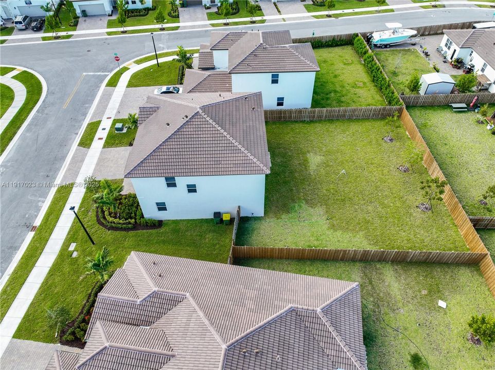 En Venta: $699,900 (4 camas, 2 baños, 2640 Pies cuadrados)