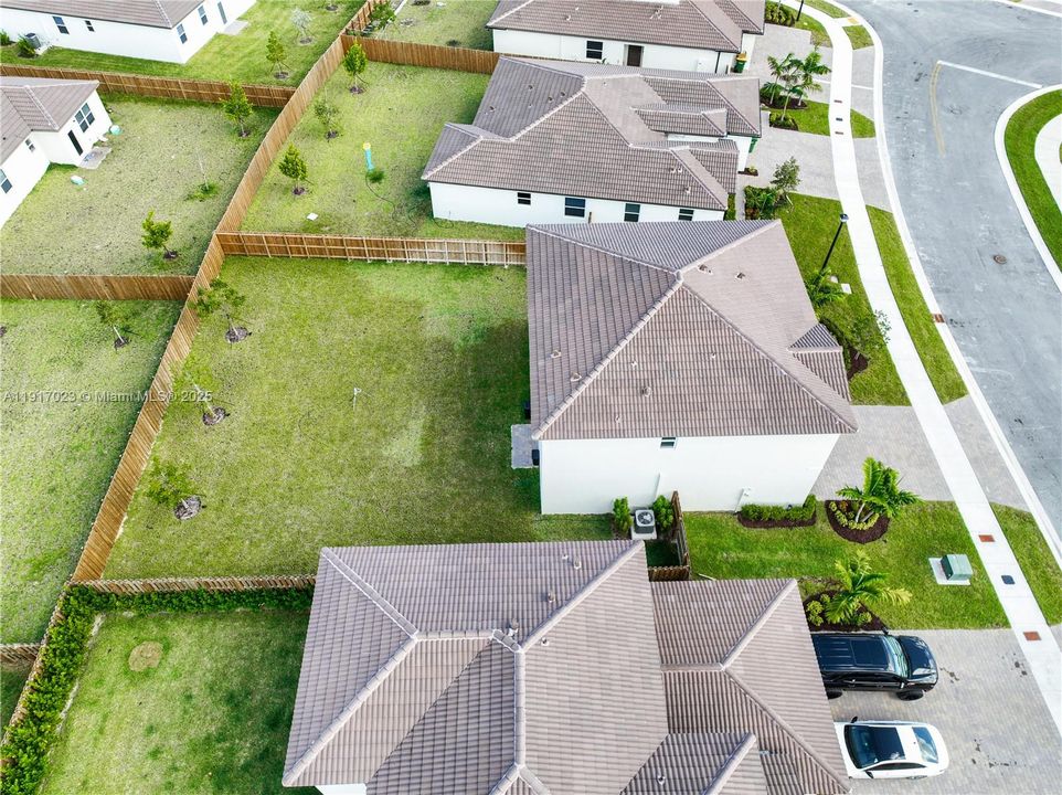 En Venta: $699,900 (4 camas, 2 baños, 2640 Pies cuadrados)