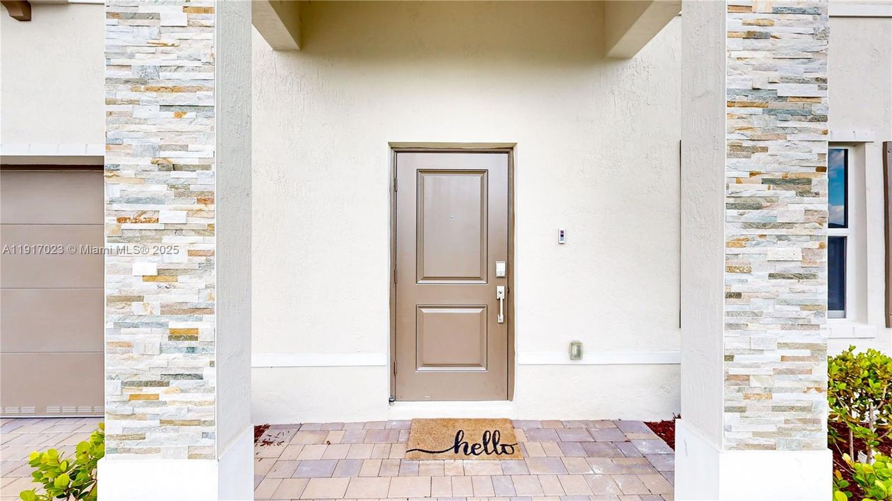 En Venta: $699,900 (4 camas, 2 baños, 2640 Pies cuadrados)