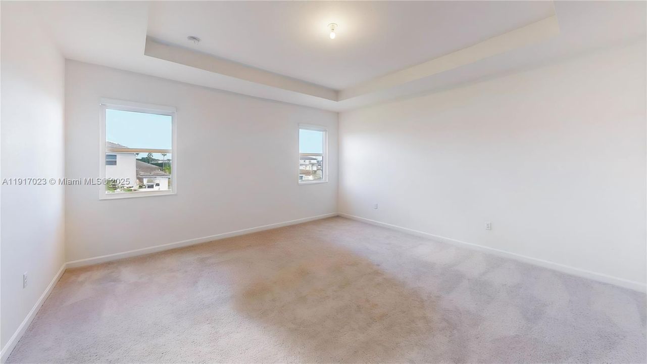 En Venta: $699,900 (4 camas, 2 baños, 2640 Pies cuadrados)