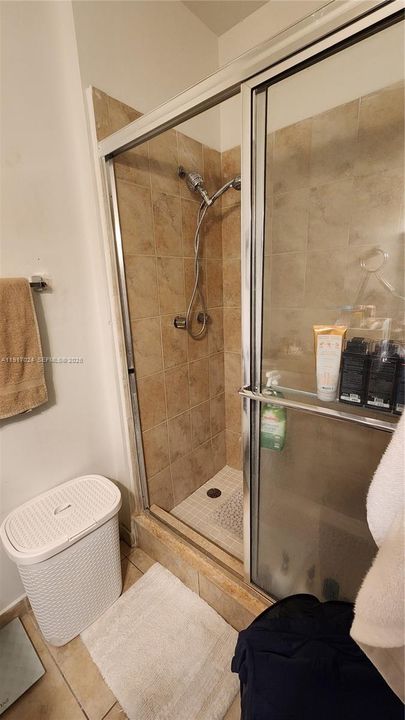 待售: $220,000 (2 贝兹, 2 浴室, 807 平方英尺)